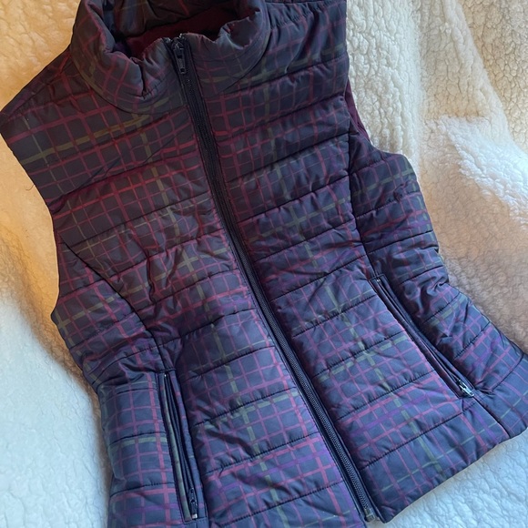 Ann Taylor Loft Puffy Vest - Picture 4 of 5
